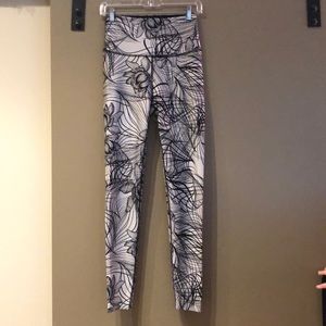 Reversible Beyond Yoga Leggings